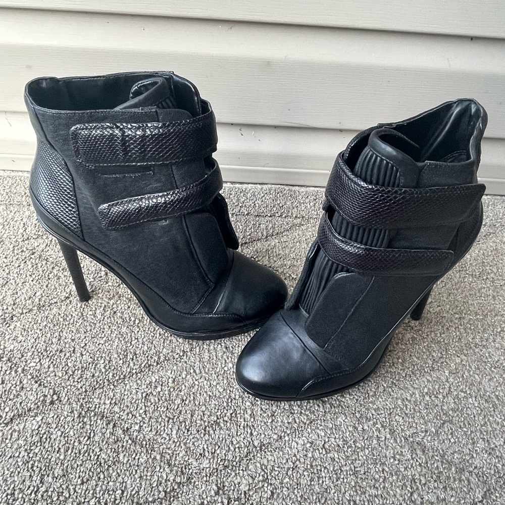 Bcbgmaxazria Ma-Night Black Heeled Bootie